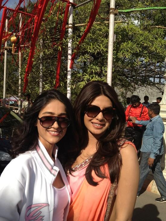 Ileana D'Cruz with Priyanka Chopra on sets of Barfee