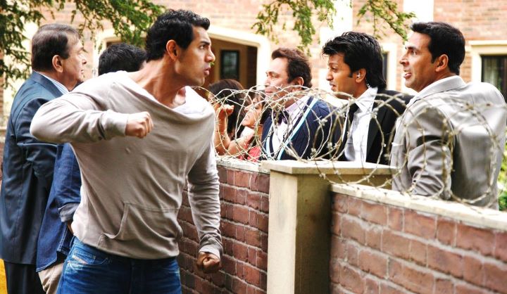 John Abraham Team vs Akshay Kumar Team in Housefull 2