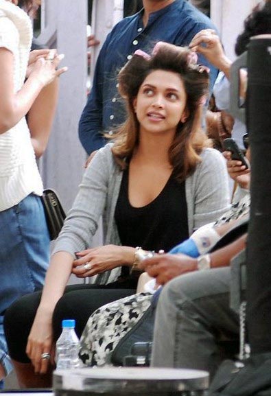 Deepika Padukone on the sets of Cocktail (Pic)
