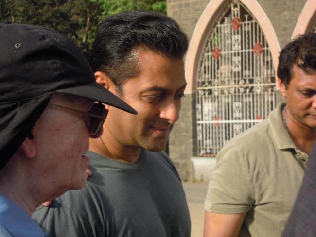 Salman Khan on the sets of Dabangg 2 Salman Khan on the sets of Dabangg 2