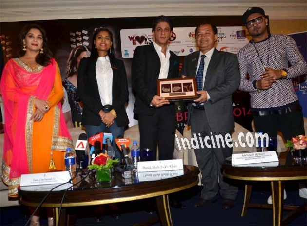 SRK, Madhuri Dixit at Temptation Reloaded press meet in Malaysia