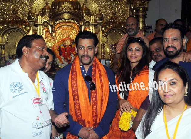 Salman visits Siddhivinayak Temple with Jai Ho co-star Daisy Shah