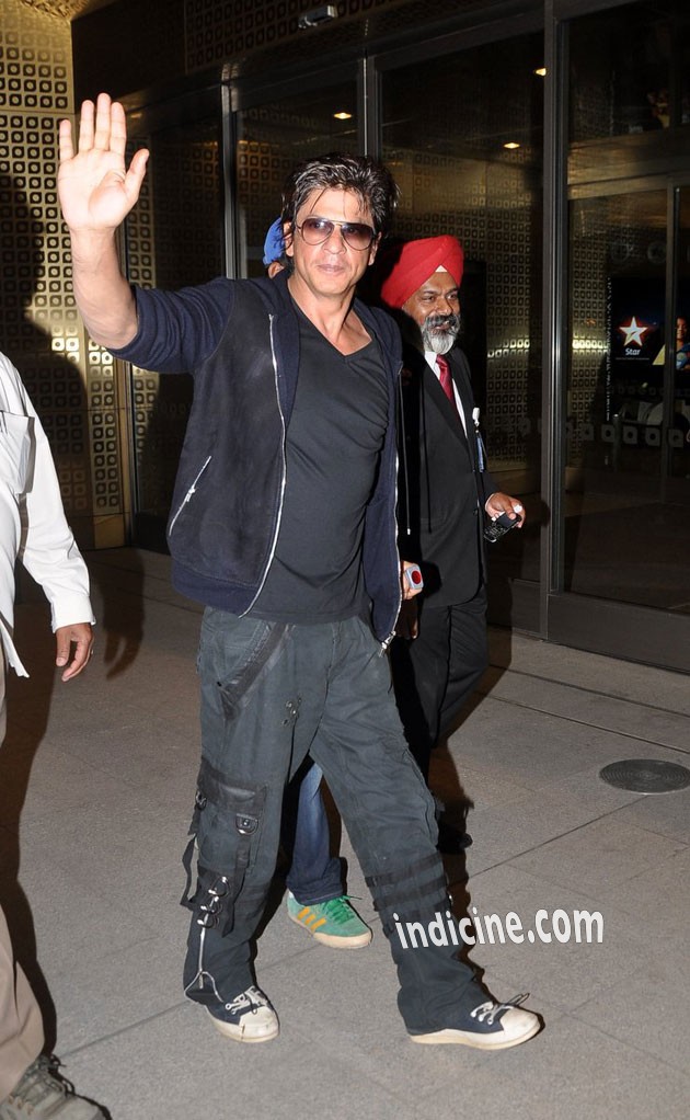 Shahrukh Khan leaves for Temptations Concert in Malaysia