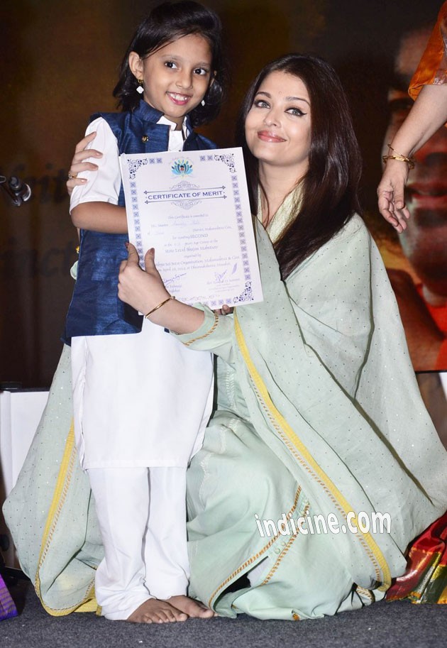 Aishwarya Rai with a kid