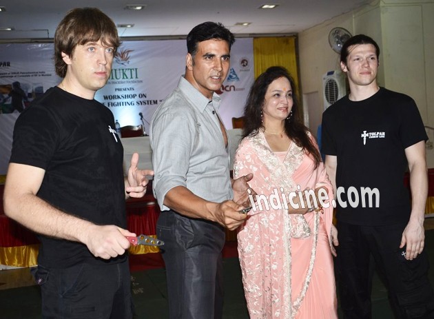 Akshay Kumar with Smita Thackeray