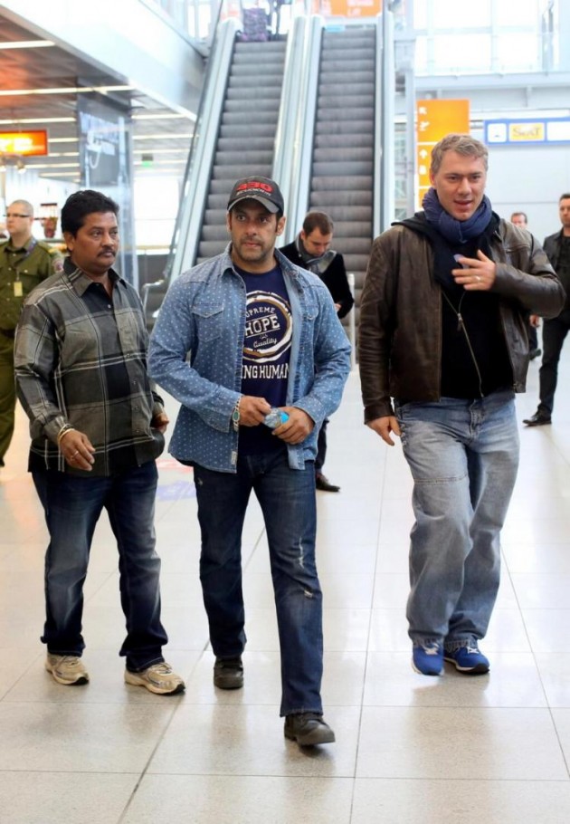 Salman Khan arrived at Chopin airport