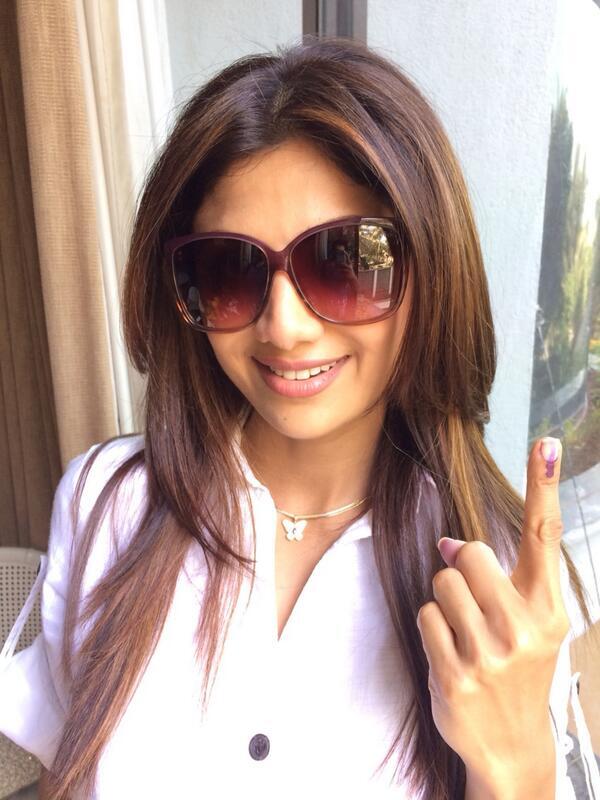 Shilpa Shetty casts her vote