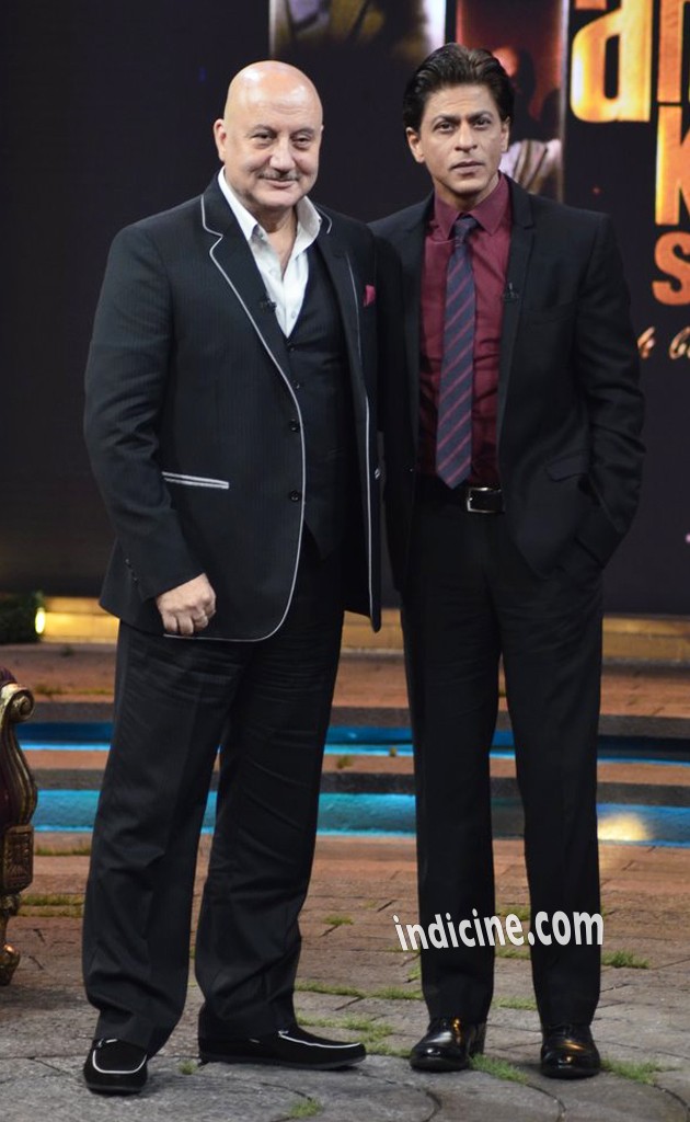 Anupam Kher, Shahrukh Khan on the sets of Kuch Bhi Ho Sakta Hai