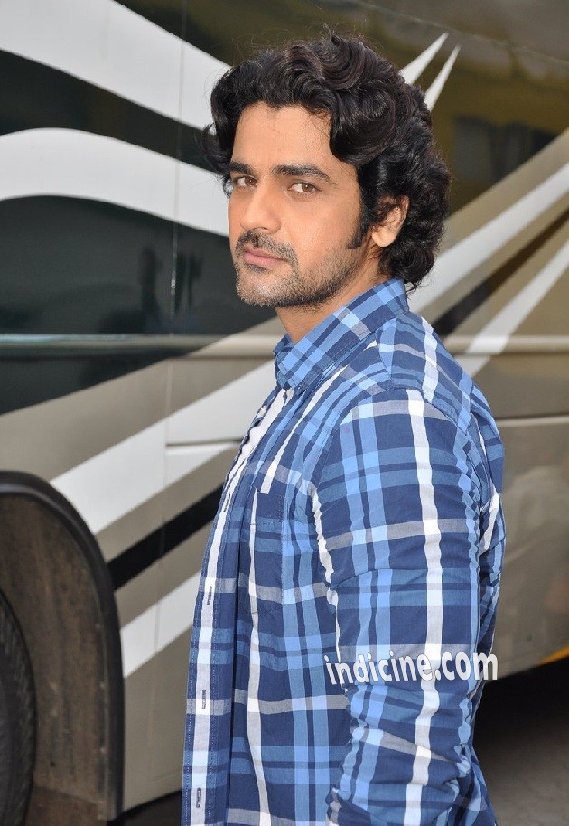 Arjan Bajwa snapped at Bandra