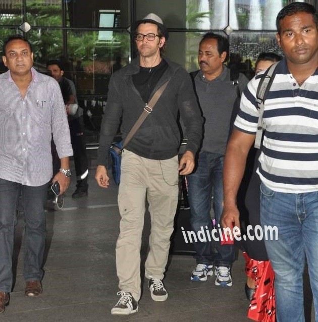 Hrithik Roshan snapped at the airport on his arrival from London