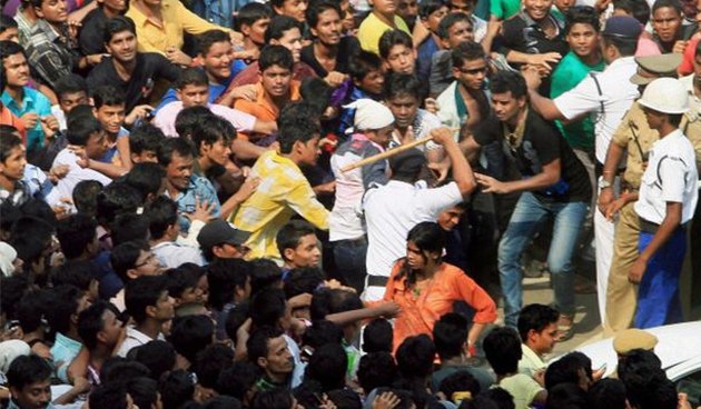 Lathicharge Eden Gardens