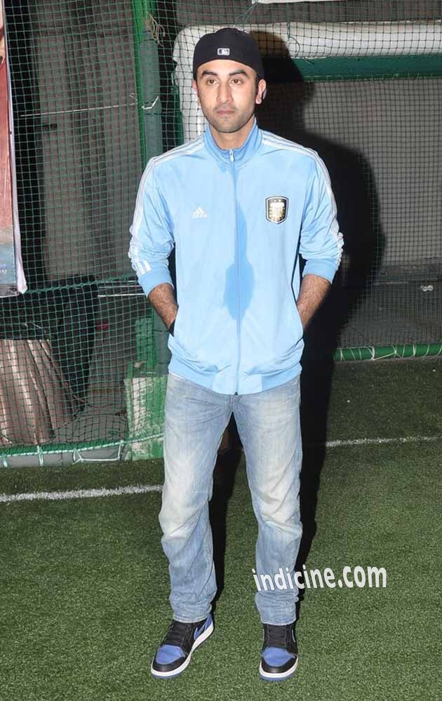 Ranbir Kapoor plays soccer to promote Lekar Hum Deewana Dil