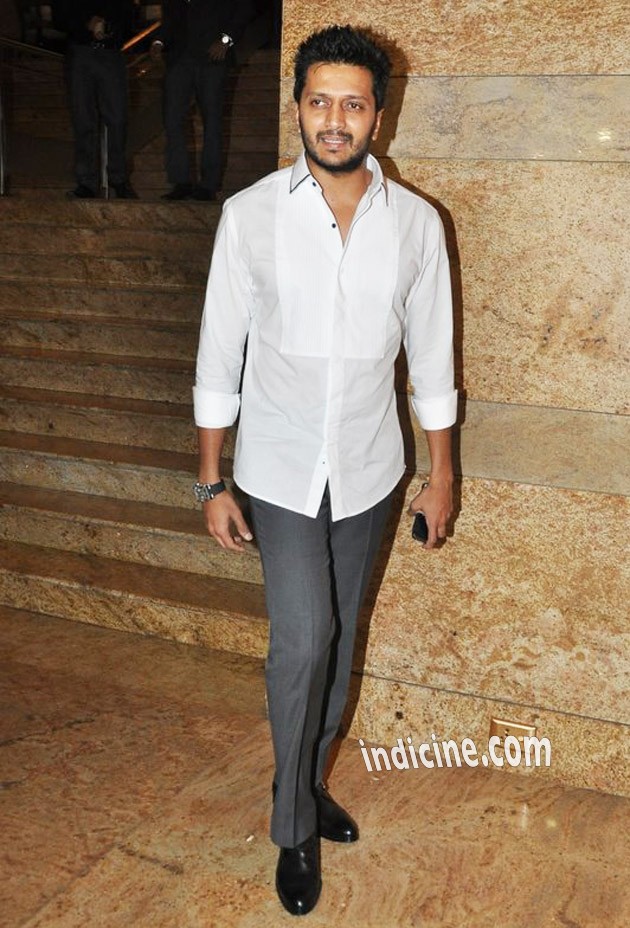 Ritesh Deshmukh at Dilip Kumar's autobiography launch red carpet