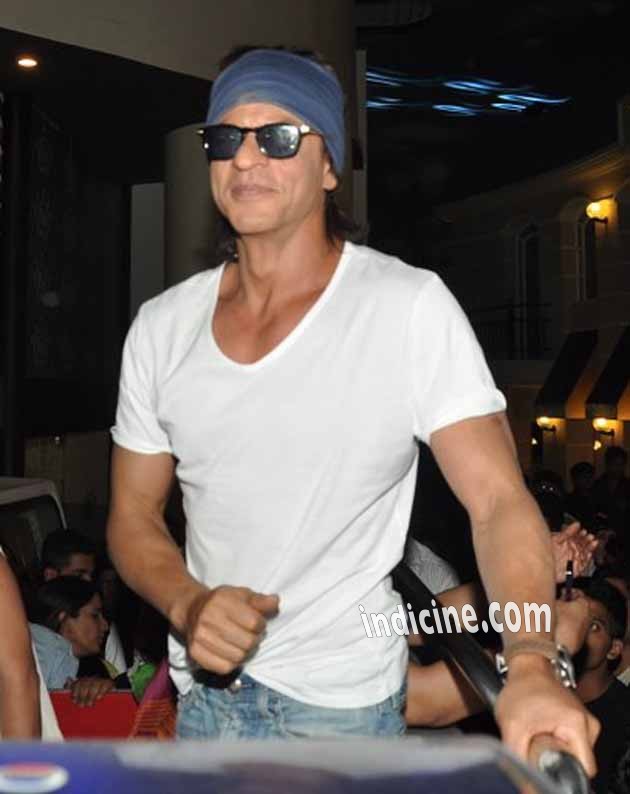 SRK celebrates Father's Day at Kidzania