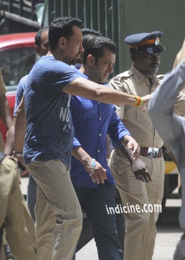 Salman Khan snapped at sessions court