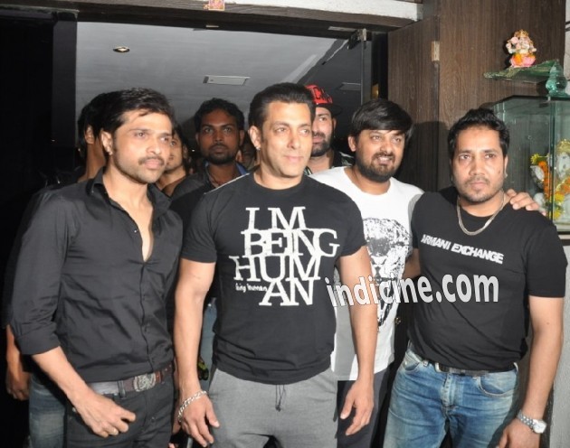 Salman Khan spotted at Himesh Reshammiya's recording studio