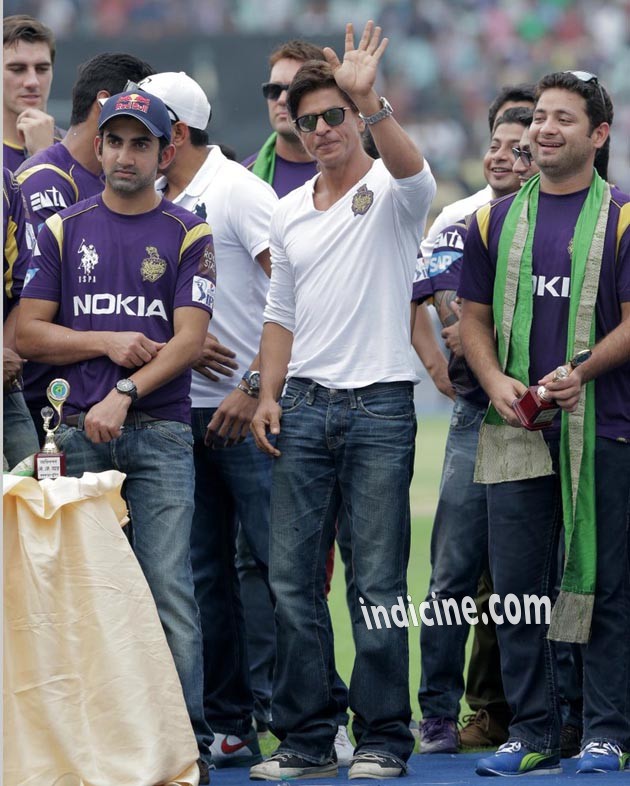 Shahrukh Khan with KKR players