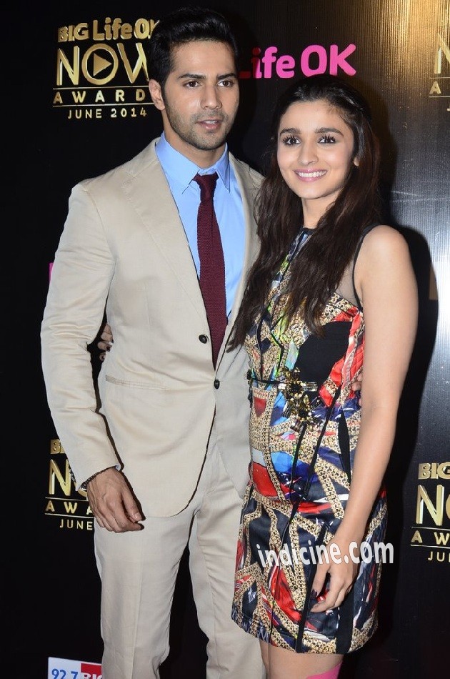 Varun Dhawan, Alia Bhatt at Big Life OK Now Awards 2014