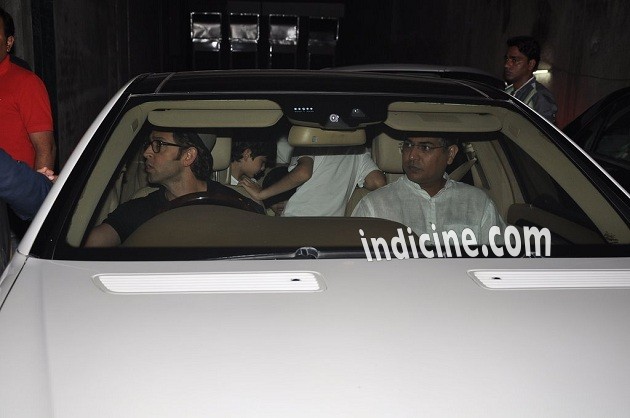 Hrithik Roshan snapped with his kids  Hrehaan and Hridaan 