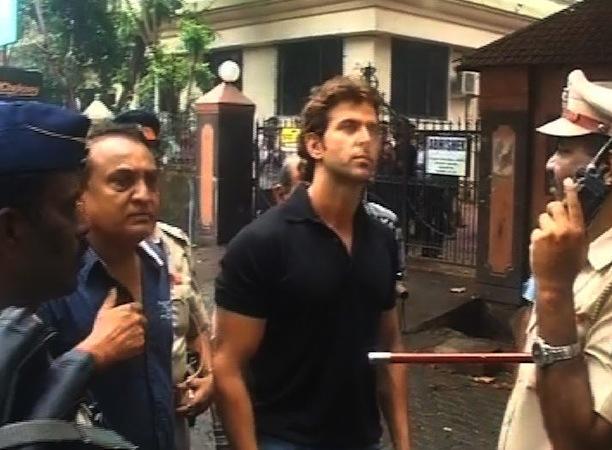 Hrithik Roshan visits his Mumbai office building