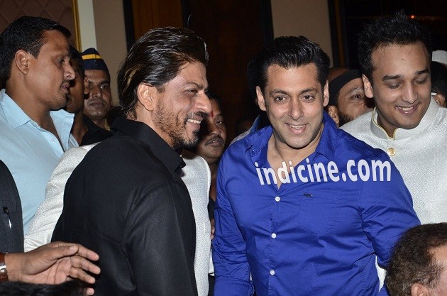 Shahrukh Khan, Salman Khan at Baba Siddiqui's Iftaar party