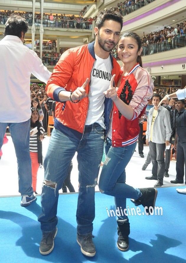 Varun Dhawan, Alia Bhatt promote Humpty Sharma Ki Dulhania at Korum Mall