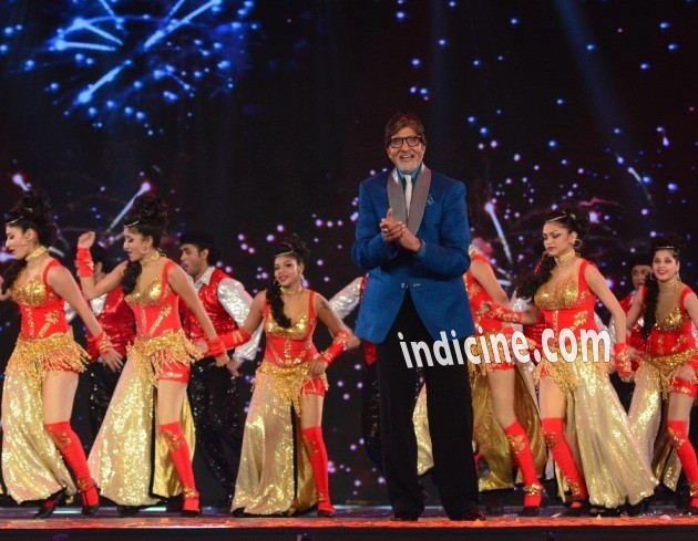 Amitabh Bachchan at Kaun Banega Crorepati Season 8 openinng