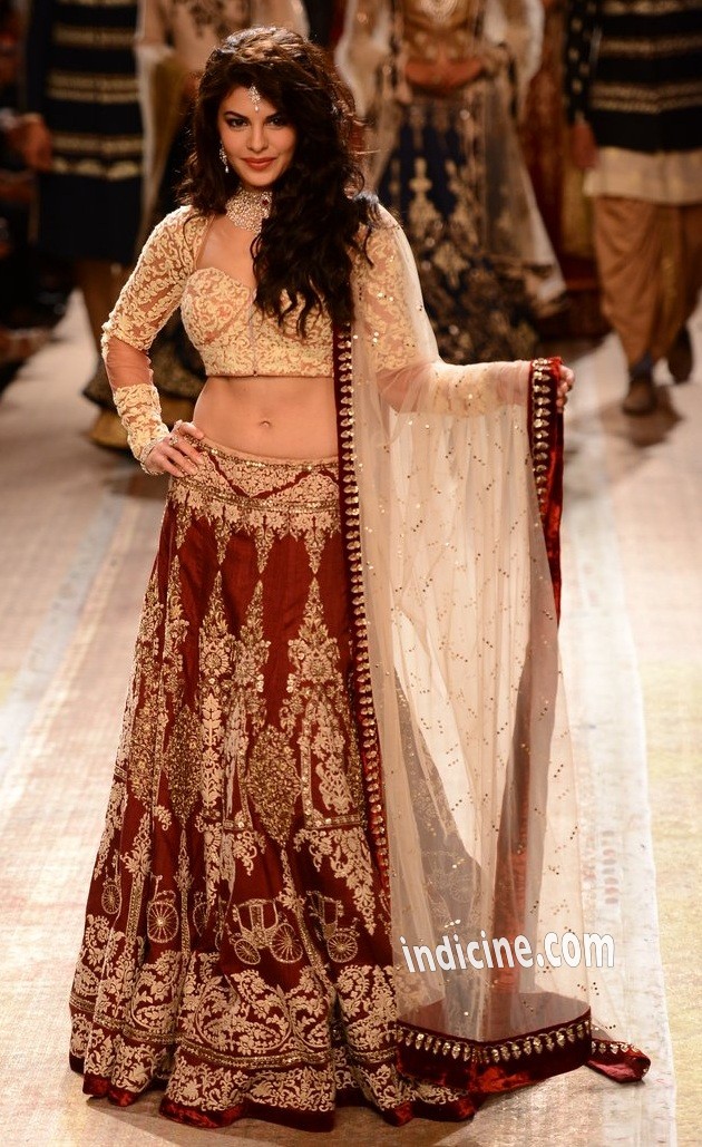 Jacqueline Fernandes walks for Anju Modi at Lakme Fashion Week 2014 day 2