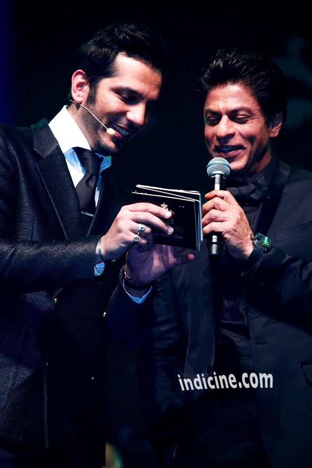 Nitin Mirani with Shahrukh Khan
