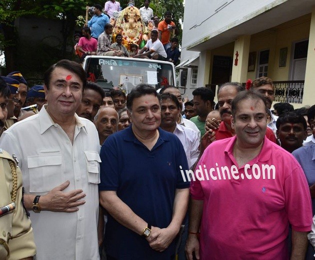 Randhir Kapoor, Rishi Kapoor and Rajeev Kapoor at Ganpati visarjan