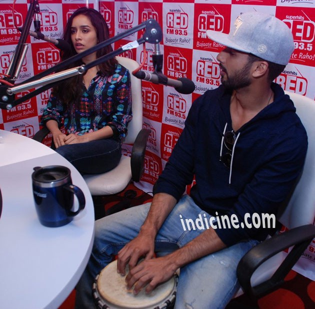 Shahid, Shraddha Kapoor promote Haider at Red FM