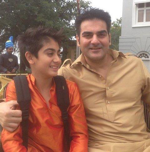 Arbaaz Khan with his son at Arpita Wedding Photo