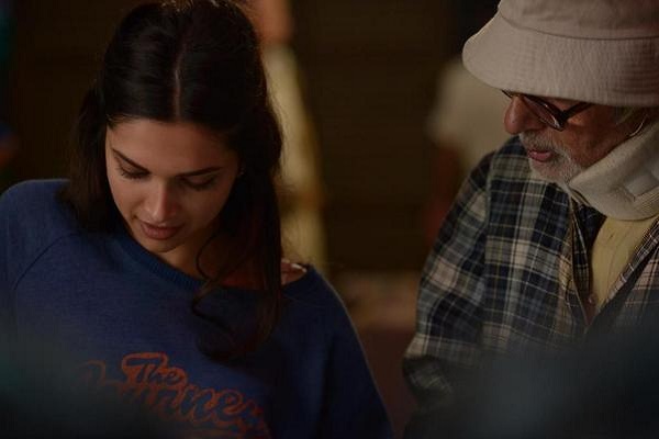 Deepika Padukone, Amitabh Bachchan on the sets of Piku