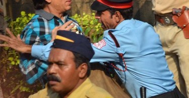Shahrukh Khan barred from entering Mannat by security guard