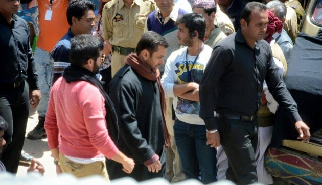 Salman Khan, Kabir Khan Bajrangi Bhaijaan on location