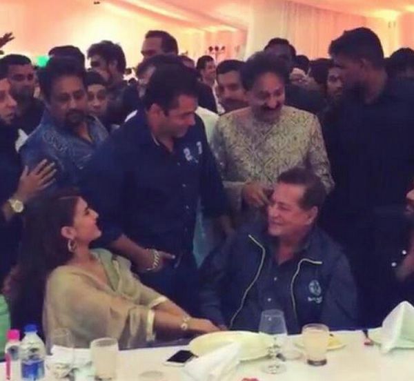 Jacqueline Fernandez, Salman Khan at Baba Siddique's Iftaar party