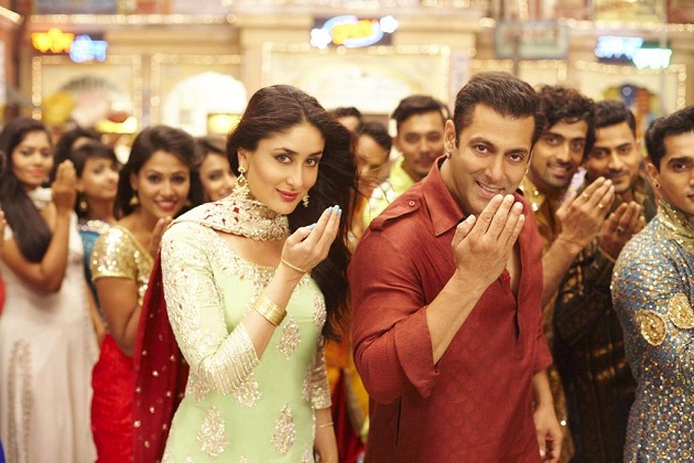 Kareena Kapoor, Salman Khan in Aaj Ki Party Meri Taraf Se song from Bajrangi Bhaijaan