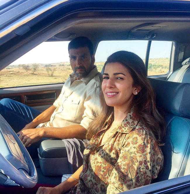 Akshay-Kumar with Nimrat Kaur Airlift on location