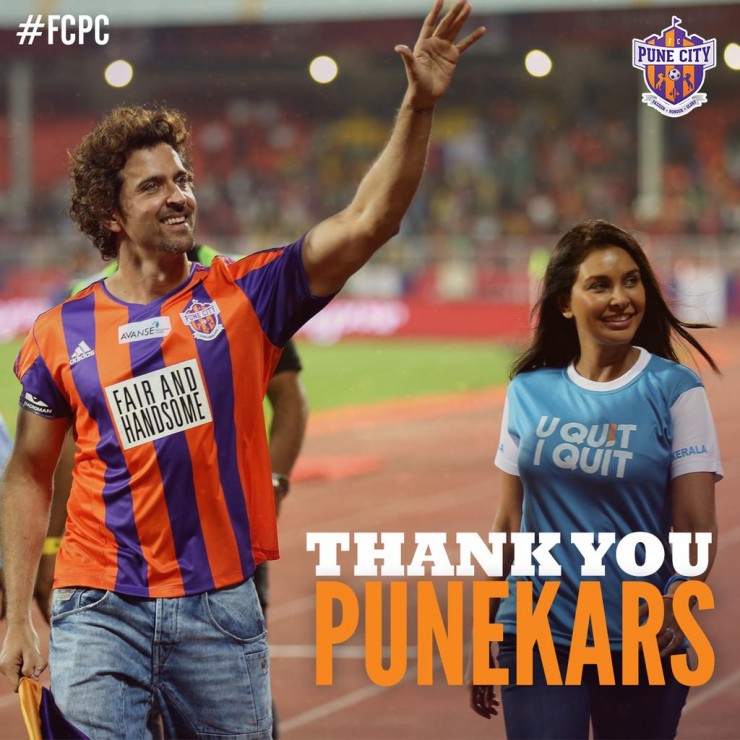 Hrithik owner of FC Pune City with Lisa Ray during the ISL match