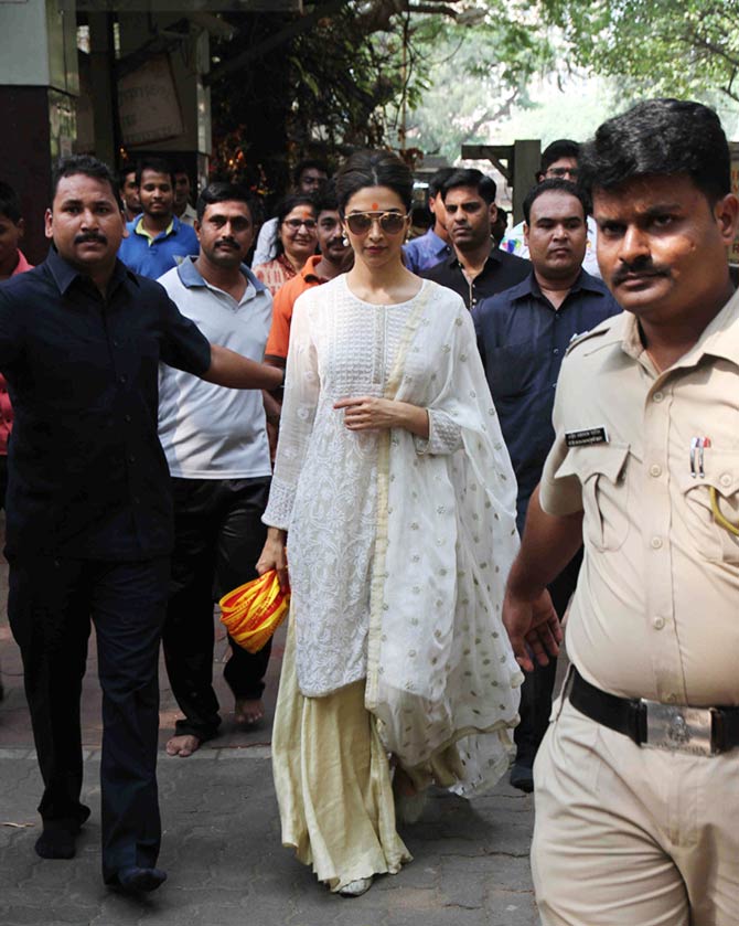 Deepika Padukone visits the Siddhivanayak Temple in Dadar