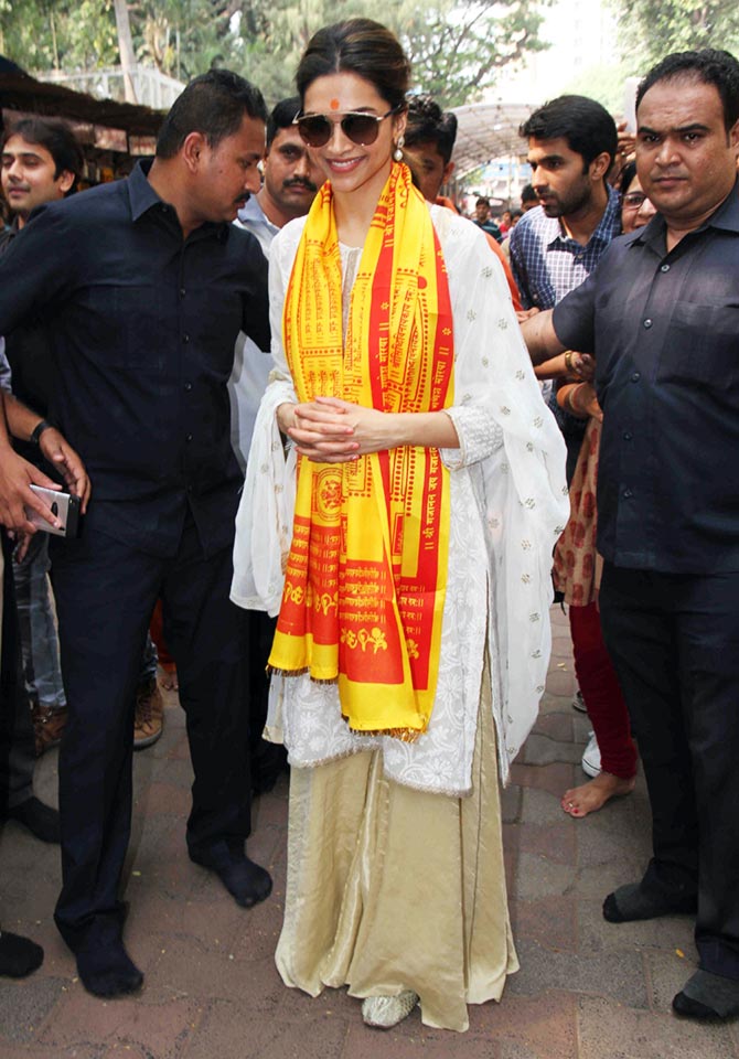 Deepika visits Mumbai's Siddhivanayak Temple