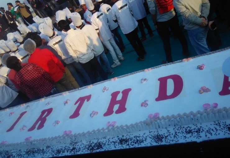 400 feet cake Salman