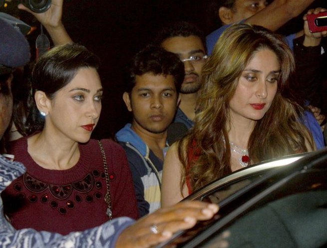Kareena Kapoor with sister Karisma Kapoor
