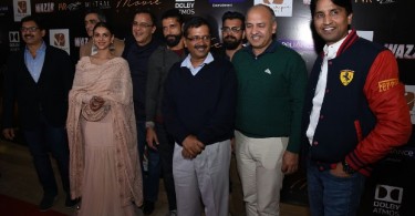 Kejriwal watches Wazir with star cast