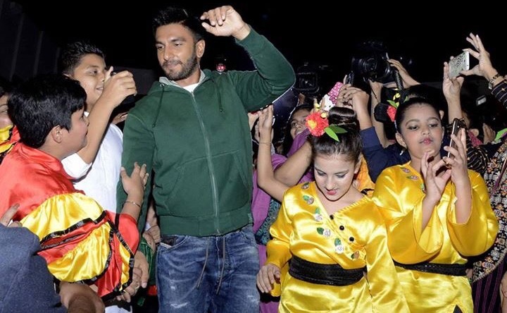 Ranveer Singh dancing with student