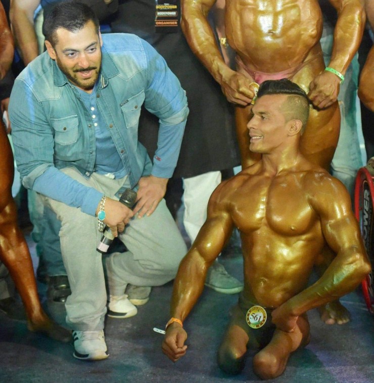 Salman Khan interacts with Body Builder