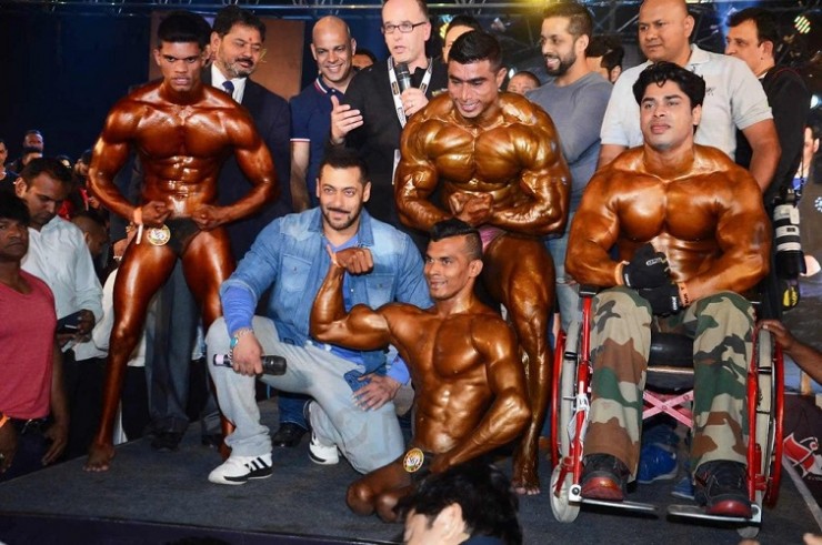 Salman Khan posed with specially abled athletes