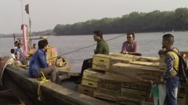 Shahrukh Khan shoots for Raees at Uran Beach in Navi Mumbai