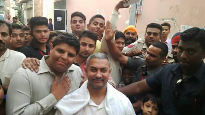 Aamir Khan with his fans during the shooting of Dangal