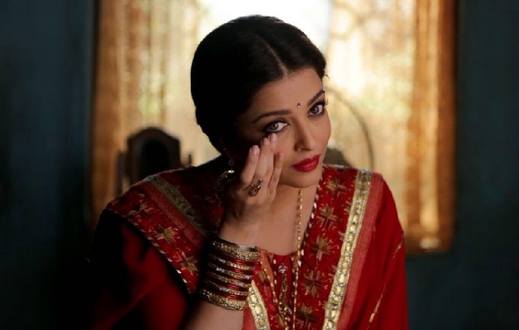 Aishwarya Rai Bachchan's look from a song in Sarbjit